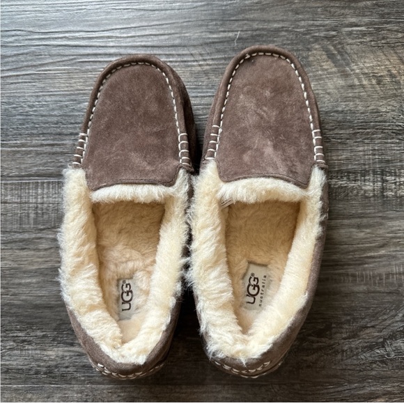 NWOT Ansley UGG slippers - Picture 2 of 4